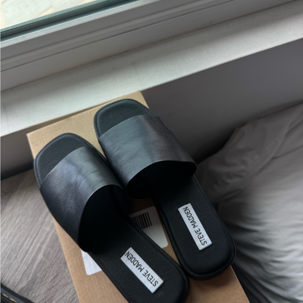 NEW Steve Madden Black Leather Slides